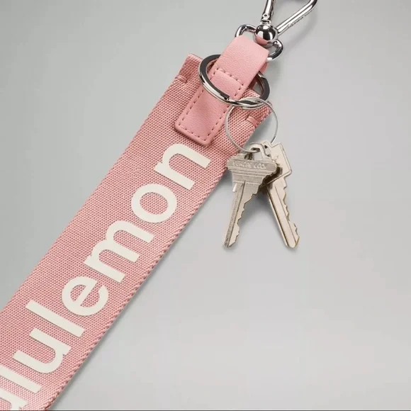 RARE - NWT Lululemon Never Lost Keychain Pink Pastel/White Opal - Picture 2 of 4